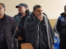 Задържаните за напрежението в "Столипиново" с белезници и охрана!