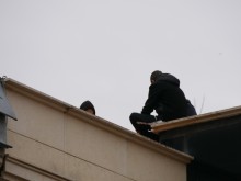 Младежи се разходиха буквално над главите на пловдивчани на Главната