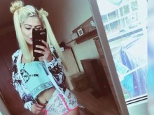 Сексапилната Преслава търгуваше с дрога, но за зла участ я спипаха