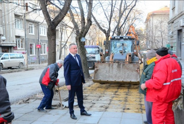 Кметът на Варна Иван Портних направи оглед на строително-ремонтните дейности,
