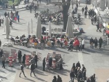 Главната се пука по шевовете! Пловдивчани се радват на хубавото време