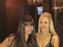 Сексапилната синоптичка на бТВ показа майка си! Като сестри са