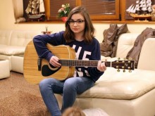 Крисия: Слави ми липсва, живея сама!