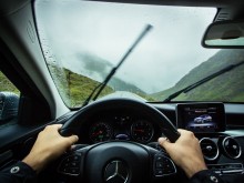 Шофьор падна в канал, доверил се сляпо на своя GPS