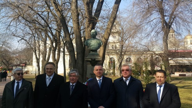 Денят на руската дипломация бе отбелязан във Варна с поднасяне