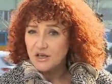Уволнената от БНТ Валя Ахчиева крие милиони