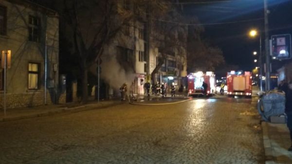 Читатели на Plovdiv24 bg съобщиха за мощен взрив в магазин за