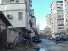 Кабелна телевизия разкопа тротоари в Пловдив без предупреждение, хората в шах