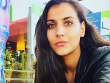 Високи, красиви и надарени пловдивчанки звучно "шамаросаха" плахи колежки