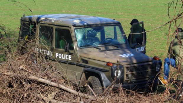 Труд
Джип Мерцедес“ със служители на военна полиция самокатастрофира край Шумен.