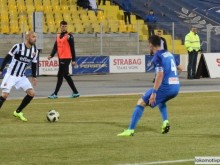 Играч на Локо с жест към феновете на Левски, хванаха го за гушата