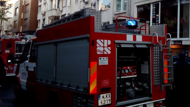 Varna24.bg
> АрхивНа място са изпратени два противопожарни екипа, които успяват