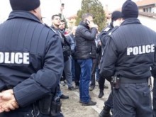 Двама пребиха мъж до хотел в Слънчев бряг