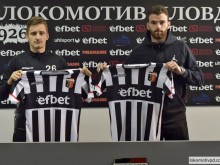 Локо подписа с двама чужденци за по 3 години