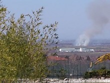 Читател: Виждат се големи пламъци, пушекът се носи към Пловдив!