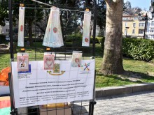 Ръчно изработени мартеници на Главната