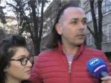 Полудял съсед превърна живота на младо семейство в кошмар