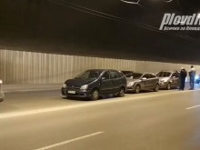 Катастрофа с 4 автомобила в Тунела!