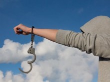 Вандалско изпълнение в дърводелски цех завърши с арест