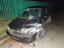 Кола се заби в тир, шофьорът е неоткриваем