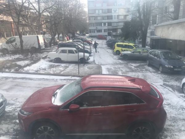 Varna24.bg. Бялата покривка на много места се превърна в ледена