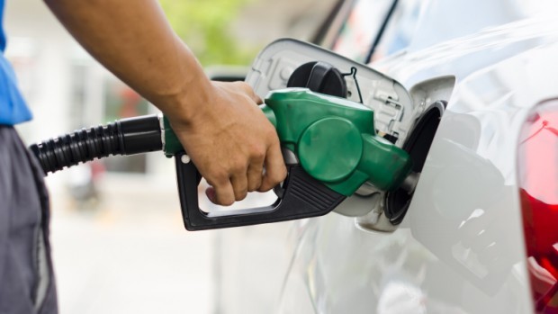 Съмнително еднакви цени на горивата в няколко големи вериги констатираха
