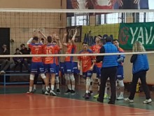 Виктория Волей победи лидера във Висшата лига, класира се за плейофите