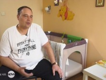 В регистъра за осиновяване в България фигурират близо 2000 деца