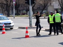 Шофьорката, блъснала жена, излезе от колата, за да обясни как е станало всичко