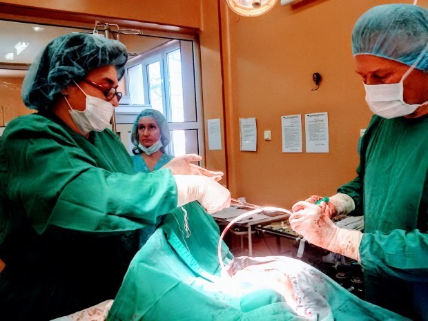 Специалисти от хирургията на Комплексния онкологичен център в Пловдив оперирираха