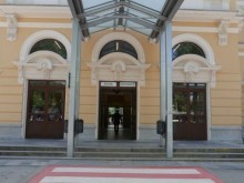 Голяма изненада за посетителите на Централна гара и автогара "Родопи"