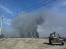 Мобилна станция замерва въздуха заради пожара в Първенец