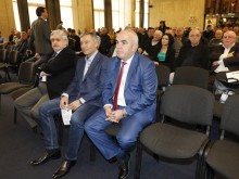 Официално: Дясната ръка на Васил Божков стана собственик на Левски