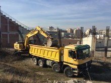 Ето обяснението от ПФК Ботев за багерите на "Колежа"
