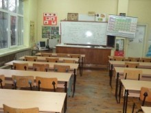 Шокираща е причината, заради която десетокласничка наръга съученичка в пловдивско училище!