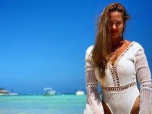 Наша "златна" гимнастичка публикува доста екзотични кадри