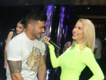 Тита и Галин разбуниха духовете в шоу средите! Гаджета ли са?