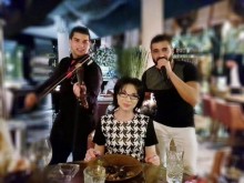 Популярна водеща от бТВ редовно пирува в ресторант на Ветко и Маринела Арабаджиеви