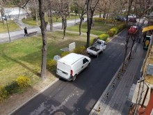 Собствениците на тези коли може би ходят да четат в библиотеката?