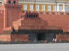 Мъж се опита да съживи мумията на Ленин със зехтин