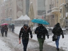В края на месеца местим стрелките, а зимата се завръща с минусови температури