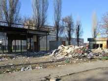 Вижте какво остана от бараките до стадион "Тодор Диев"