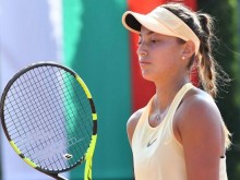 Аршинкова победи третата поставена, Топалова се отказа