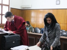 Тук е така: Удряш полицай и му чупиш ръката - получаваш условна присъда!