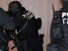 Закопчаха участници в международна мрежа за трафик на наркотици от Африка към Западна Европа