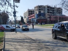 Опасно пресичане на оживен пловдивски булевард!