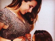 Близначката Ива от "Фермата" чака бебе