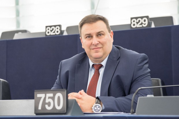 По предложение на българския евродепутат от ГЕРБ/ЕНП Емил Радев нова