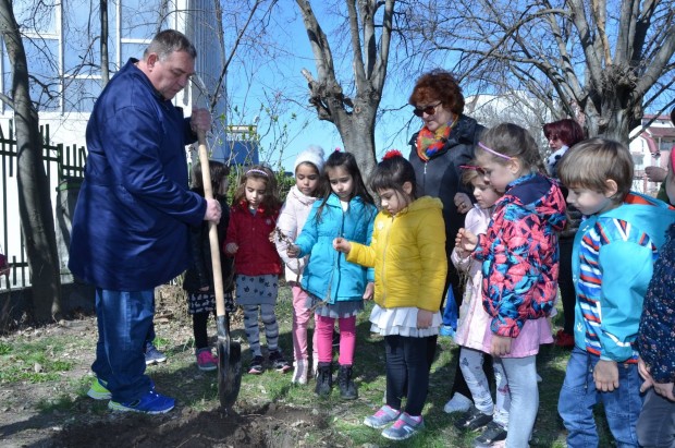 Varna24 bg Във варненската детска градина Христо Ботев възпитават децата в