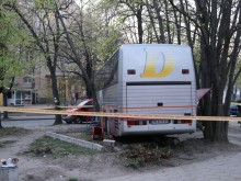 Автобусът с починалия шофьор е помел детска площадка! По чудо няма деца-жертви